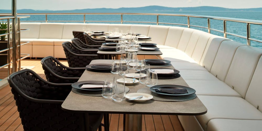 15.-OHANA-Lounge-area-Upper-Deck-Aft-scaled