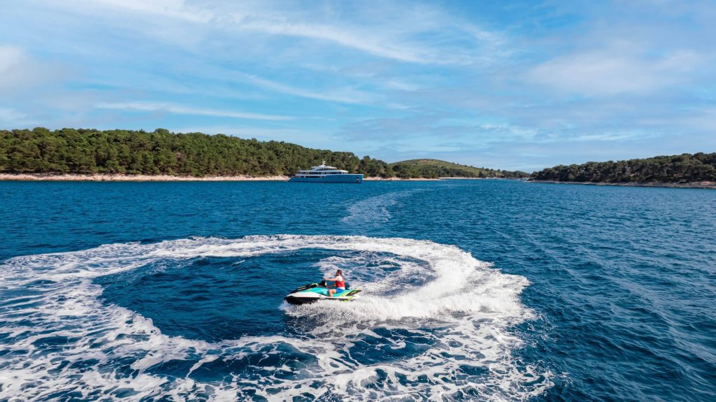 566518216-ohana-water-sports-2-scaled