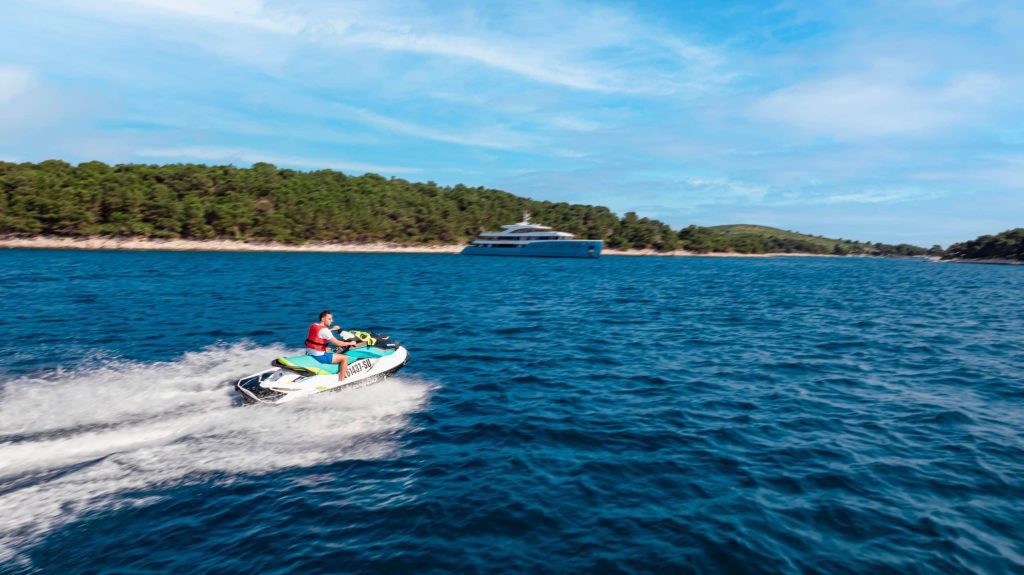566518238-ohana-water-sports-3-scaled
