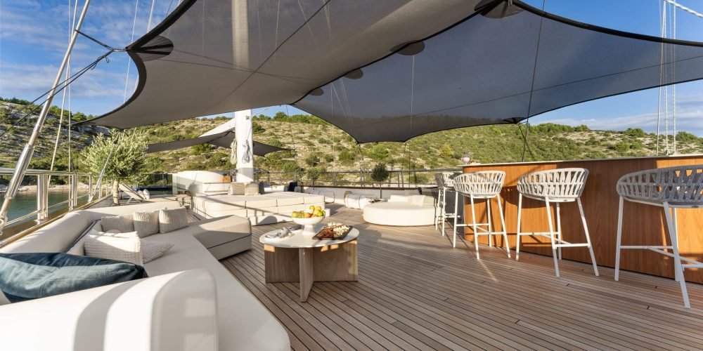 670859034-maxita-sundeck-11-scaled