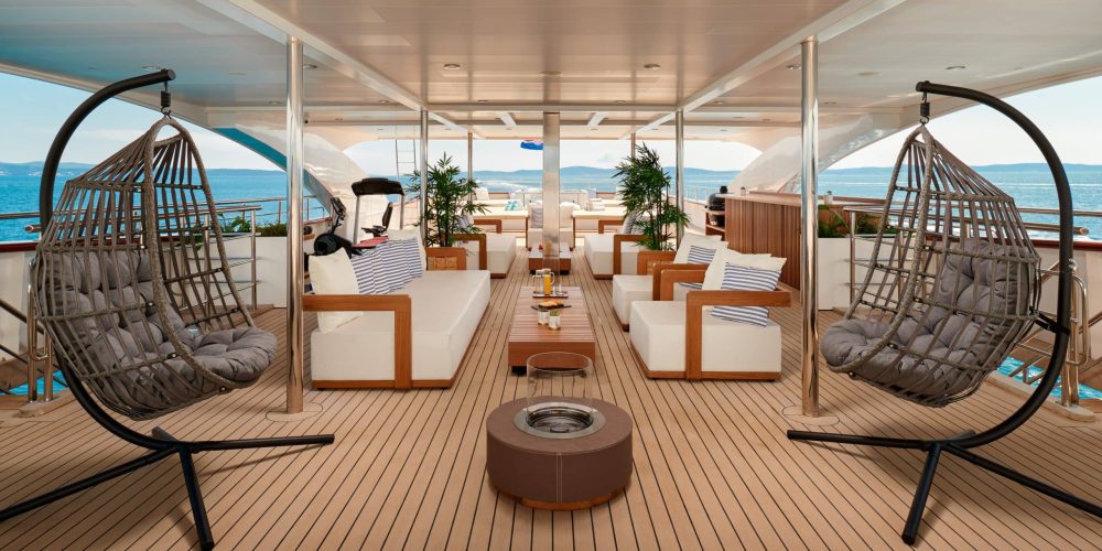 12.-OHANA-Lounge-area-Sun-deck-scaled