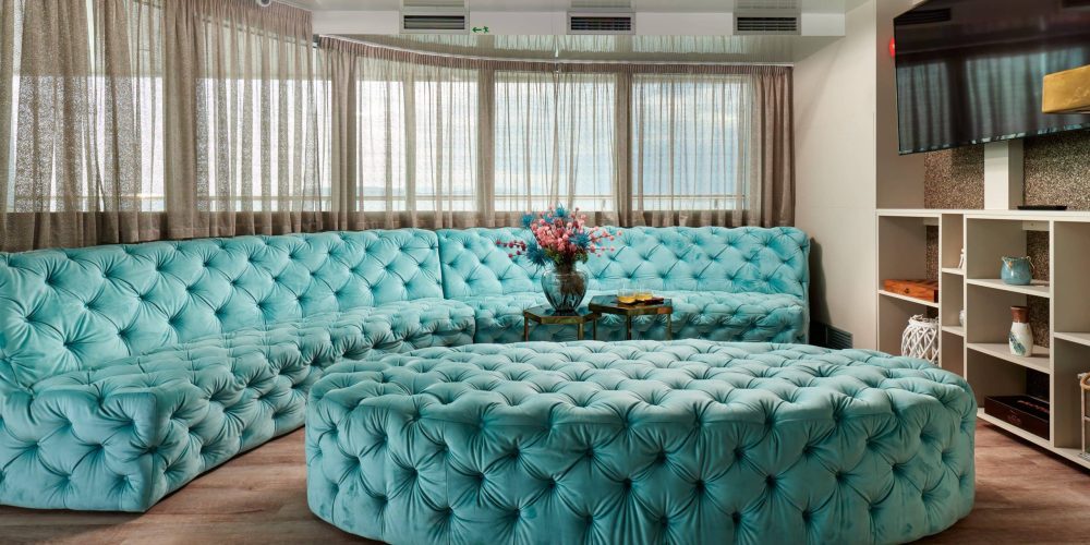 22.-OHANA-Lounge-area-Upper-deck-bow-scaled