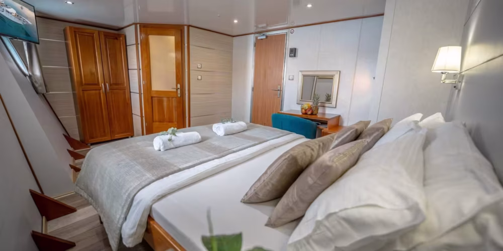 569627658-karizma-cabin-6-scaled-1536x864